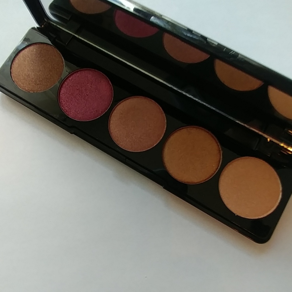 NWOT, BLINK ELECTRIC EYES PALETTE